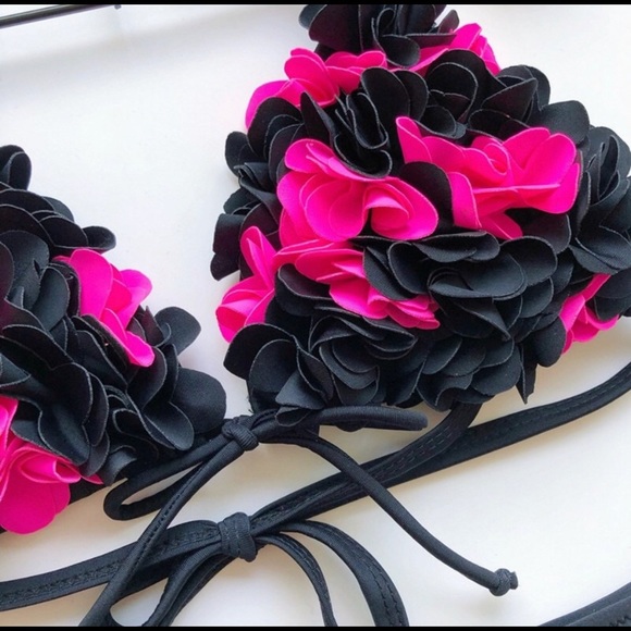 Flowered 2 piece Swimsuit - Picture 3 of 3